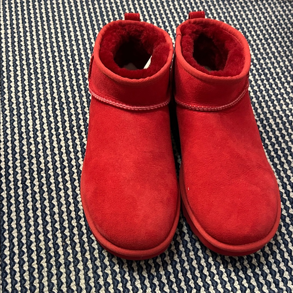 NWOT Ugg Cozy Red Suede Shearling-Lined Ankle Boots